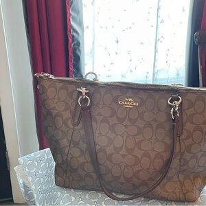Coach Tan Signature Tote Bag. Item 11311